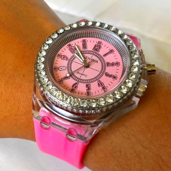 🪩Nwt Pink LED Light Up Watch With Swarvoski Crystals💎 - Picture 13 of 16